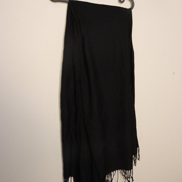 Lambswool Black scarf with 2" fringe on edges, Made in Italy,  80% lampswool - Picture 4 of 5